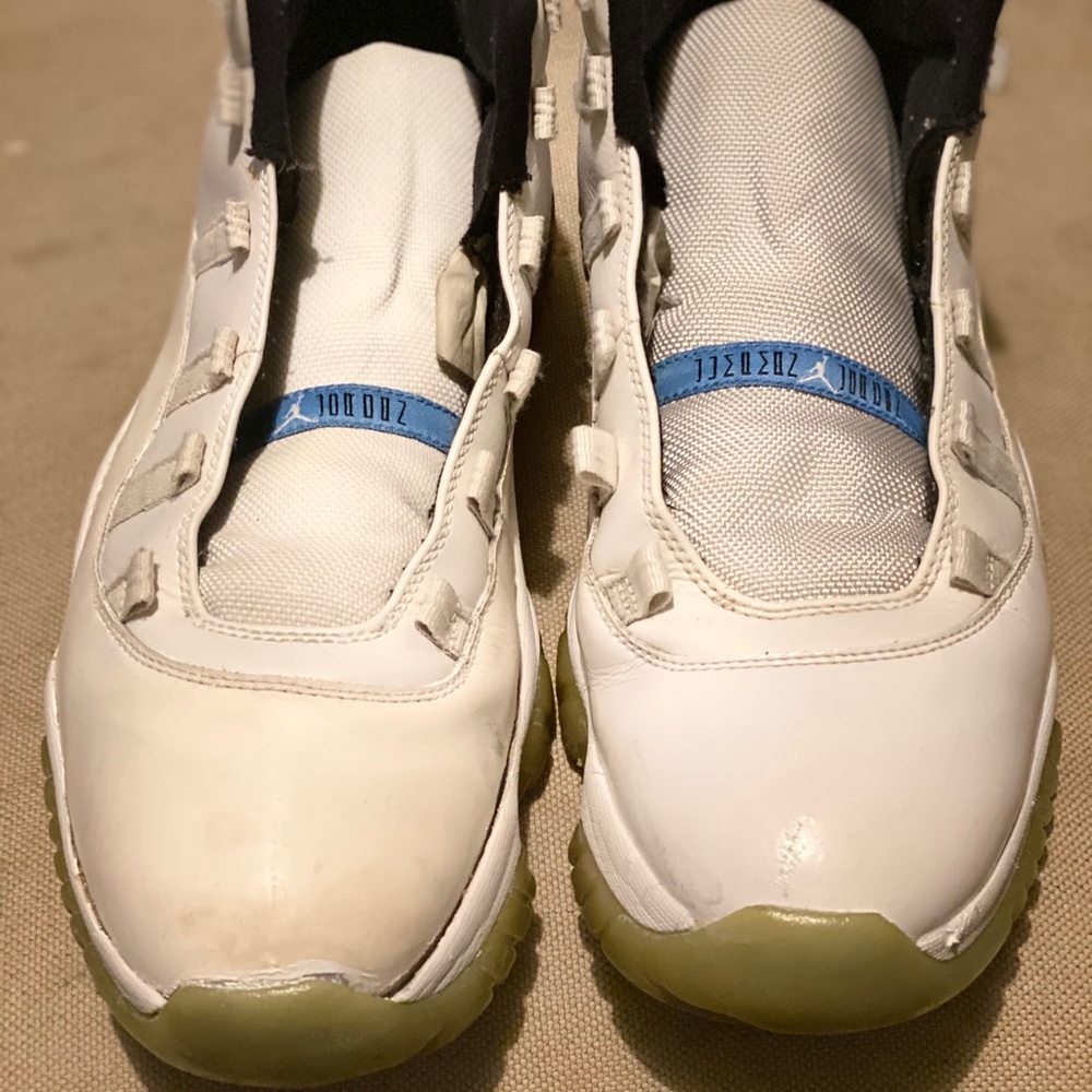 Jordan 11 “legend blue”